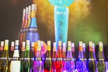 BOLS A LANSAT BARUL DEDICAT COCKTAIL-URILOR ÎN GRAND CAFÉ VAN GOGH